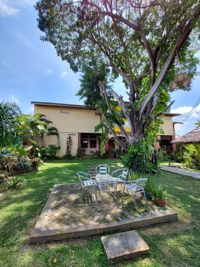 Oasis Hotel Ampana Ngoại thất bức ảnh